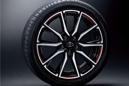 215/45R18タイヤ(ブリヂストンPOTENZARE050A)&7J専用アルミホイール(エンケイ製ブラック塗装+切削光輝&リム段差+レーザー加飾レッドライン仕様)+専用センターオーナメント