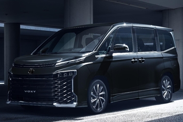 【モデル入り素材】S-Z（ハイブリッド・2WD・7人乗り）